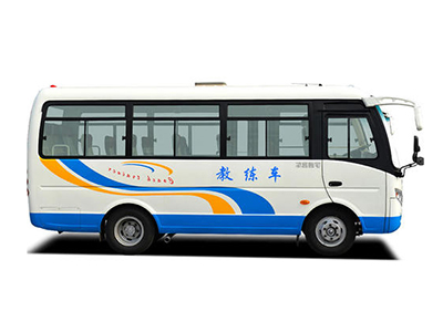 東風教練車